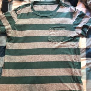 American Eagle Men’s Green/ Grey Pocket T